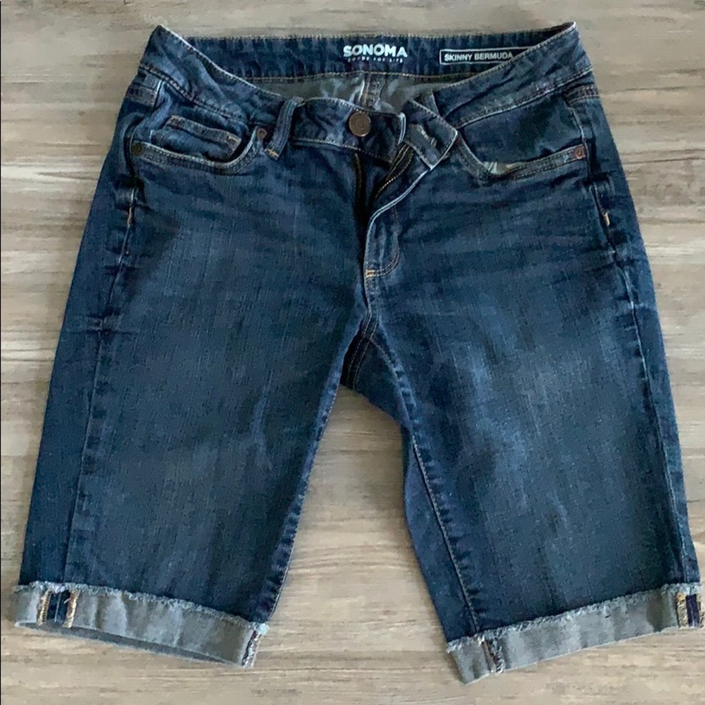 Woman’s skinny jean shorts